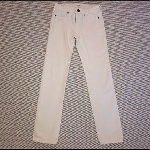 White kids jeans in perfect condition.